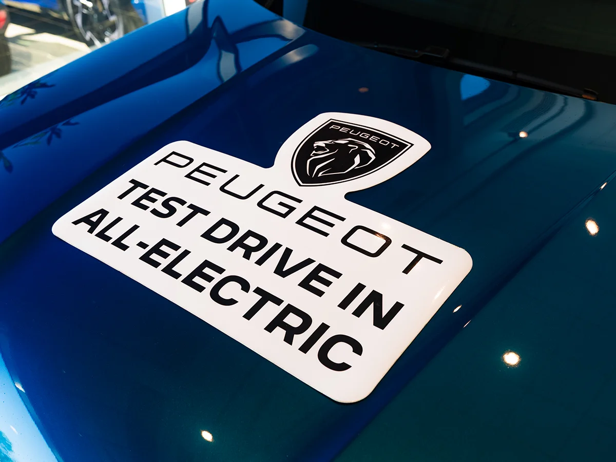 Peugeot test drive in all-electric